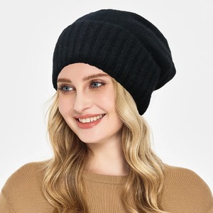 Gorro de Punto para Mujer, Suave y Cálido para Invierno, Estilo Holgado, Apto para Ciclismo, Forrado de Satén, con Características Comunes de Tejido - Product Image 2