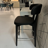 Tabouret fixe moderne avec structure en bois de hêtre massif et assise rembourrée en tissu. Écologique. Durable et élégant pour les comptoirs de cuisine