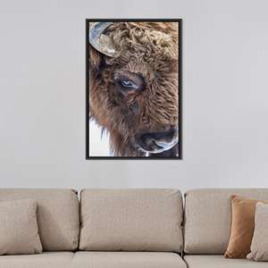 Toile d'art imprimée avec motif de taureau - Décoration élégante de style farmhouse pour la cuisine et style bohème, encadrée en noir - Product Image 1