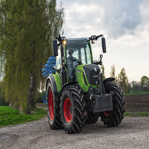 Fendt 300 Vario de qualité supérieure disponible maintenant Livraison rapide vous permet de commencer à cultiver avec une efficacité supérieure aujourd'hui - Product Image 2