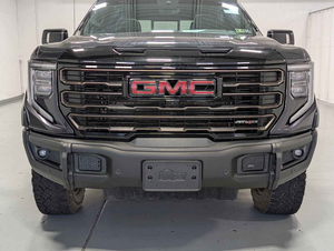 En buen estado, camioneta GMC Sierra 1500 AT4X 4WD Crew Cab 2024 - Product Image 5