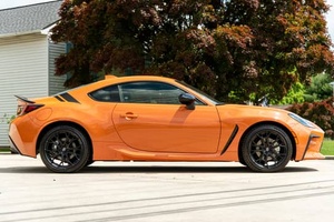 TOYOTA GR86 2025 Extrêmement Propre, Boîte Manuelle 6 Vitesses, Prêt à être Expédié - Product Image 5