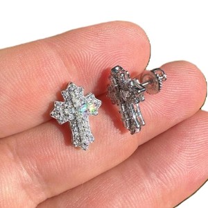 ต่างหูเพชรเม็ดเดี่ยว VVS Moissanite รูปไม้กางเขนสีเงิน925ของผู้หญิง14K ทองคำขาวชุบทองคำขาวน่ารักมรกตสวยงาม - Product Image 6