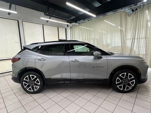 Listo para Enviar: Chevy Blazer RS AWD 2025 Seminuevo, Garantía de 3 Años, Origen EE. UU. - Product Image 5