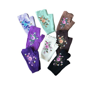 Gants tricotés en acrylique unis chauds et respirants pour femmes européennes américaines d'hiver - Product Image 5