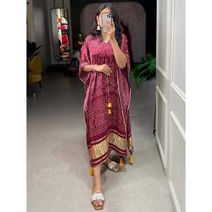 Impresionante Caftán de Seda Gaji con Estampado Bandhani Marrón, Talla XL, Listo para Usar en Eventos - Product Image 3