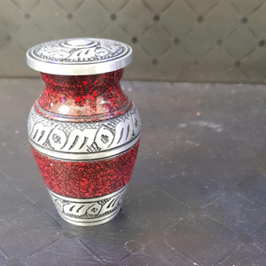 Urne funéraire gravée en argent pour adultes pour cendres humaines-Urne funéraire artisanale pour cendres commémoratives-Petite urne funéraire-Sac inclus - Product Image 1