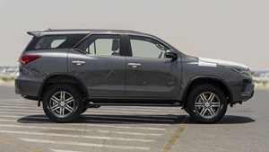 Oferta Especial: Toyota Fortuner EXR 2.7P Gris 2025 - Product Image 2