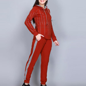 Conjunto de chándal estampado informal Ideal para deportes, descanso o chándal estampado de estilo callejero Conjunto a juego elegante y cómodo - Product Image 4