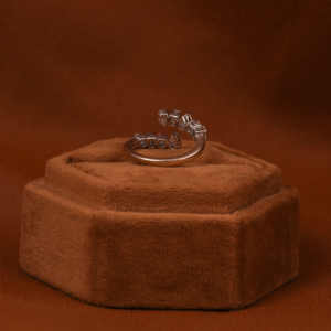 Bague de fiançailles multi-formes de luxe 4.0 carats plaquée or massif 18KT certifiée IGI avec bagues fines pour femmes en diamant cultivé en laboratoire - Product Image 4