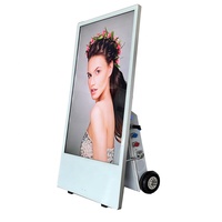 Fabrika toptan taşınabilir LCD Poster Kiosk makinesi arabası tipi oteller için reklam ekipmanları hoşgeldiniz LCD Kiosk makinesi