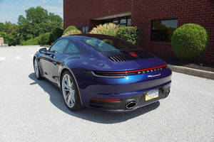 Construit confortable légèrement utilisé 2022 Pors-che 911 Carrera S - Product Image 2