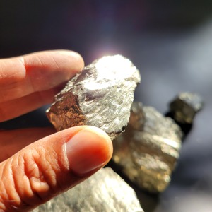 Piedras de Pirita Peruana al por Mayor, Gemas de Oro de los Locos, Trozos Tallados, Amuleto de Amor, Feng Shui, Sanación, Decoración del Hogar, Paquete a Granel Natural - Product Image 5