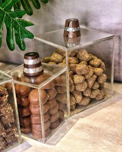 Caja de chocolate acrílica con incrustaciones de madreperla de lujo con marco de madera Caja de dulces decorativa para regalos de Eid y Ramadán - Product Image 2