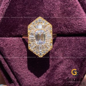 Estilo Art Deco 2ct corte esmeralda moissanita Halo Baguette y Diamante redondo 10K oro amarillo sólido forma hexagonal anillo de compromiso - Product Image 5