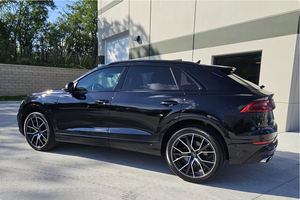 LISTO PARA CONDUCIR - USADO, VOLANTE A LA IZQUIERDA |   CONDUCCIÓN DERECHA |   AUDI SQ8 PRESTIGE 2021 con 4800 millas - Product Image 4