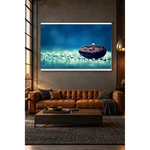 Impression sur toile de grains de café Fida avec gouttes d'eau sur fond bleu - Product Image 1