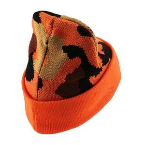 Bonnets Casquettes avec Écusson Personnalisé OEM Acrylique Vente en Gros Bonnets Tricotés Hiver Chapeaux Hommes Femmes Camouflage Conception Sports Plein Air Unisexe - Product Image 4