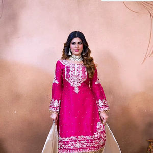 Conjunto Rani Pink - Top de Seda Premium con Bordado Pesado, Trabajo de Dori-Sequence y Moti, Pantalón Palazzo y Dupatta - Product Image 1