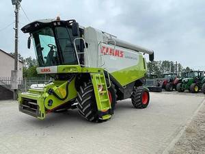 CLAAS 670 Oferta Económica en Existencia, Cosechadora Agrícola Lexion con Transmisión por Engranajes, 6 Filas, Distancia entre Filas de 634 - 765 mm - Product Image 4