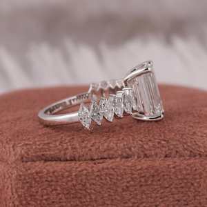 Anillo de compromiso de diamante de corte esmeralda Anillo de diamante cultivado en laboratorio de corte esmeralda, anillo de bodas para mujer Regalo de aniversario, anillo para ella - Product Image 5