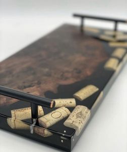 ถาดเสิร์ฟอาหารทำจากไม้อะคาเซียทำด้วยมือทำจากเรซิ่นอีพ็อกซี่ดีไซน์แบบอิตาลีพร้อมที่จับโลหะ - Product Image 4