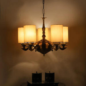 Lustres d'inspiration vintage Charme classique pour votre maison Des lustres éblouissants apportent de l'éclat à vos intérieurs - Product Image 1