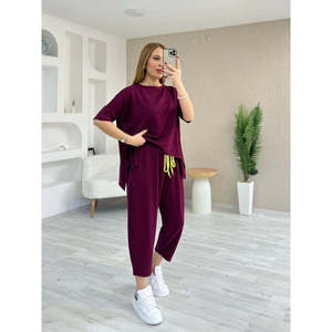 Conjunto de Dos Piezas para Mujer, Blusa de Manga Corta con Cuello Redondo de Viscosa de Dos Hilos y Pantalones, 37756 - Borgoña - Product Image 5