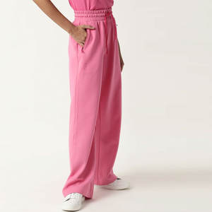 Pantalones de chándal Acampanados para mujer, fábrica OEM, ajuste personalizado, parte inferior de pierna ancha, cintura cómoda disponible en pedidos al por mayor a granel - Product Image 3