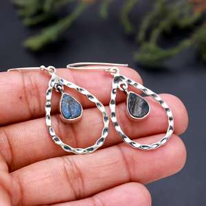 Boucles d'oreilles en argent sterling 925 massif, design tendance, pierre précieuse labradorite naturelle taille poire, sertie en bézel, fabrication artisanale, bijoux fins - Product Image 3