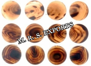 Alta demanda Botón de color de cuerno de búfalo y buey de alta calidad en espacios en blanco Color miel para Botón de prendas, venta al por mayor por M. R. S. EXPORTACIONES - Product Image 3