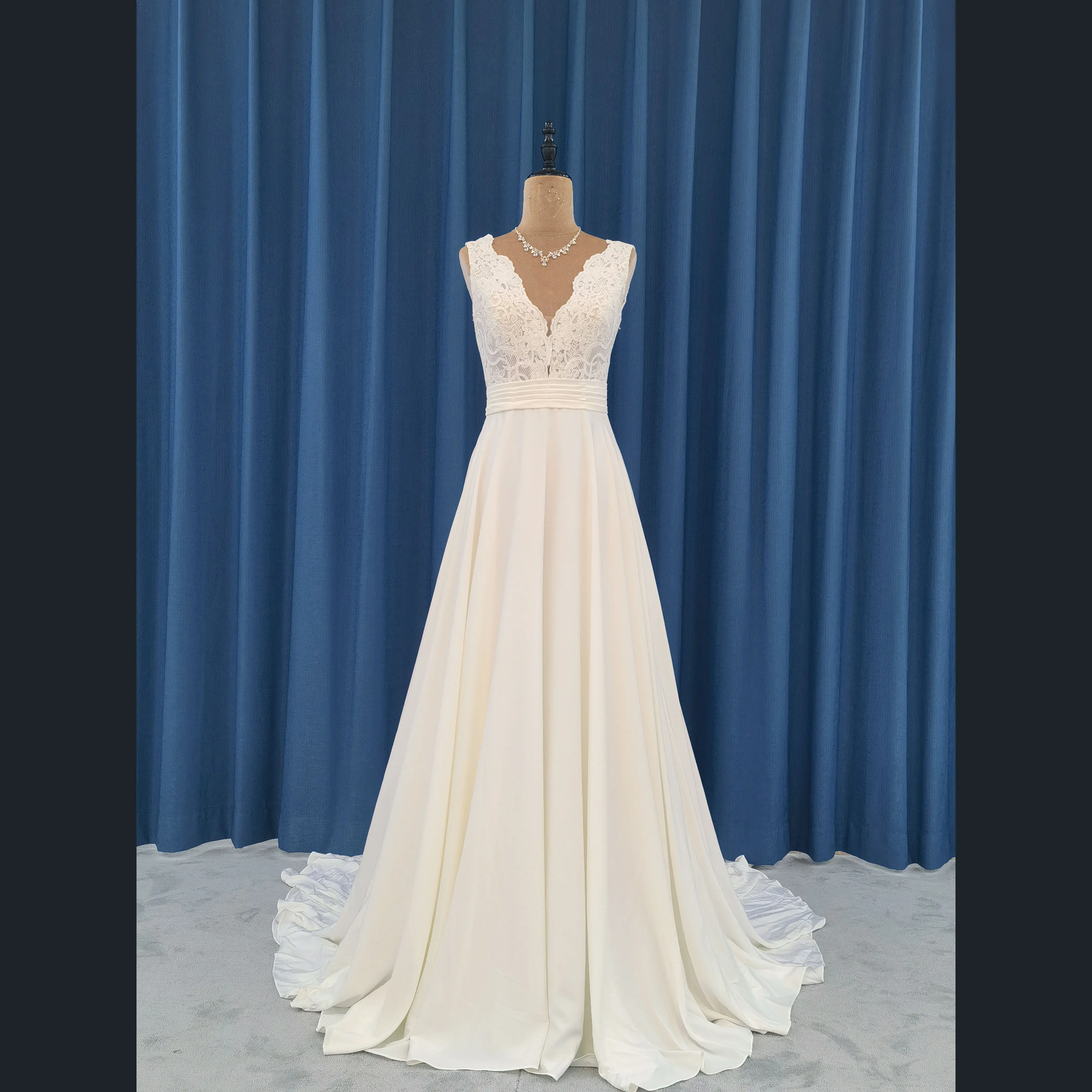 Newly designed vintage V-neck bridal gown elegant Bohemian wedding dress 2022 bridesmaid