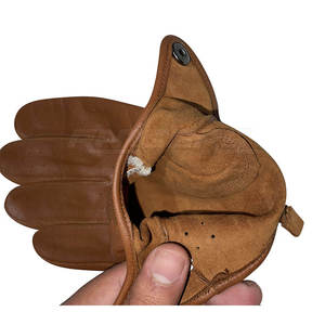 ถุงมือขับรถสำหรับผู้ชายแบบมีรูเจาะรูสไตล์หรูหราสะดวกสบายถุงมือหนังแบบไม่มีซับใน - Product Image 5