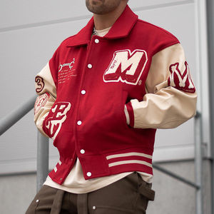 Streetwear personnalisé OEM veste Letterman rouge avec broderie en chenille hiver veste universitaire à manches en cuir pour hommes - Product Image 3