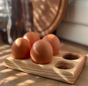Estante de madera para huevos, precio asequible para herramientas de huevos, soporte de madera rústico de 4 ranuras para huevos, refrigerador de cocina utilizable - Product Image 2