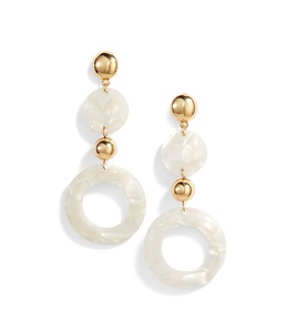 Boucles d'oreilles artistiques en résine avec des feuilles métalliques et des accents en laiton pendants conçus pour les apparitions de galeries et d'expositions d'art - Product Image 5