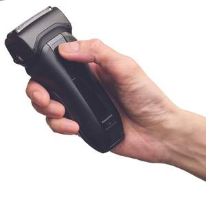 Afeitadora Eléctrica Recargable Minimalista Negra para Hombre, con Doble Cuchilla, Resistente al Agua IPX7, Lavable, con Idioma de Funcionamiento Alemán - Product Image 3