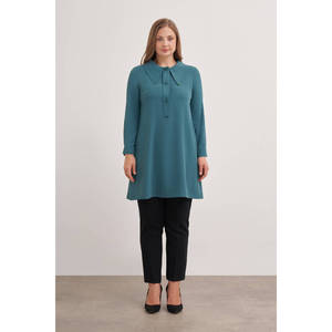 Tunique verte grande taille avec détail de col large - Product Image 1