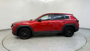 Mazda CX-50 2.5 S Preferred AWD 2024 d'occasion, en parfait état, faible kilométrage, en stock, offert à un prix incroyable - Product Image 5