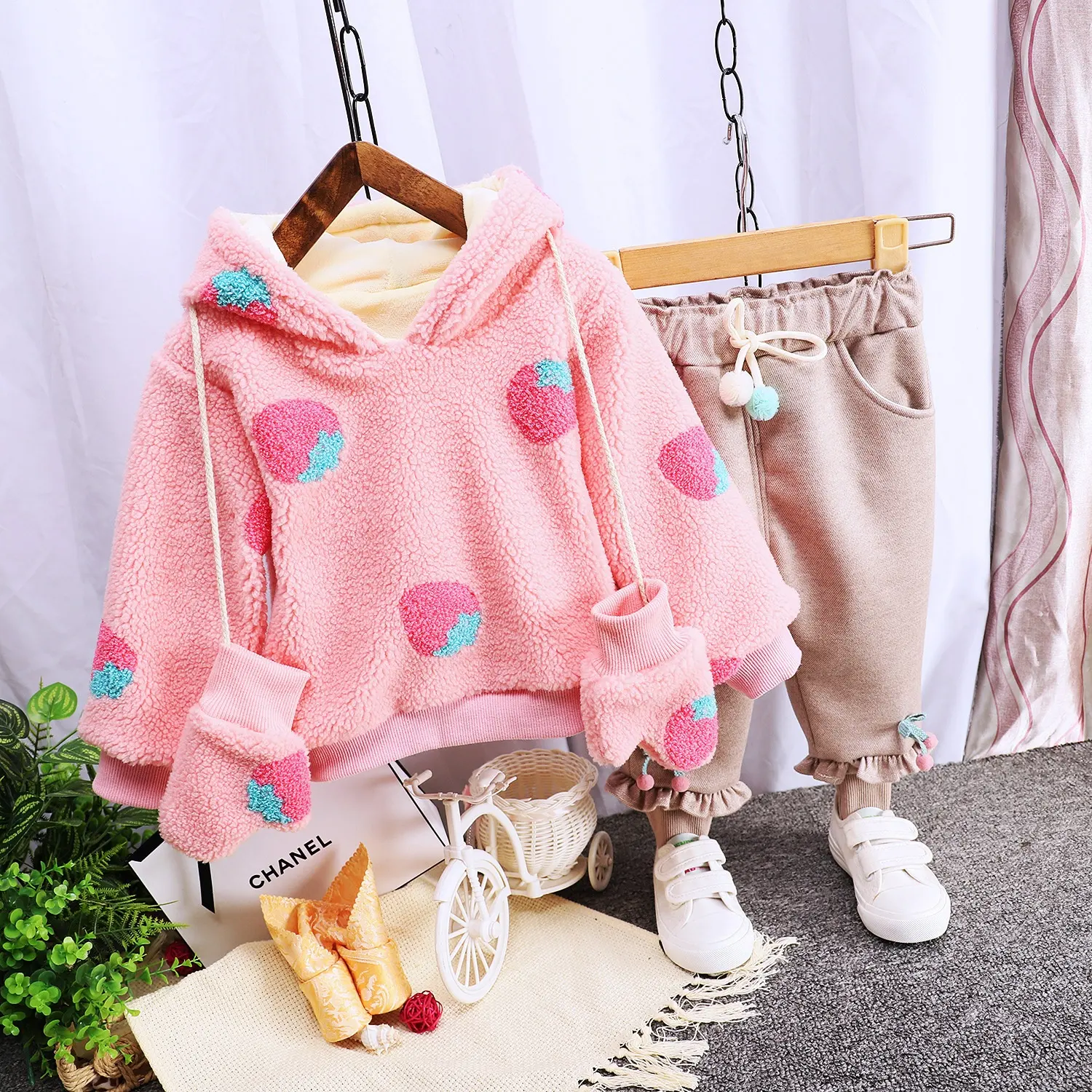 Conjunto de ropa de invierno para bebé, abrigo de fresa para niño, ropa de piel de moda para niña bebé