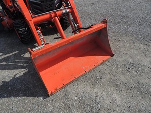 Mini Tractor Kubota BX23S 4WD con Transmisión por Engranajes, Tractor Compacto Utilitario para Granja con Cargador y Segadora - Product Image 3