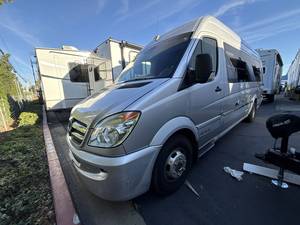 Camping-car classe B Airstream Interstate 3500 Lounge 2016, en excellent état, pour le camping et les voyages - Product Image 2