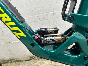 Qualité 2025 Santa Cruz HIGHTOWER X0 AXS RSV / Carbone CC - Product Image 2