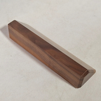 Plaque de nom de bureau en noyer personnalisée Base en bois massif Wedge de bureau Plaques de nom de direction en bois Panneaux de table Plaque Panneaux de bureau/étiquettes