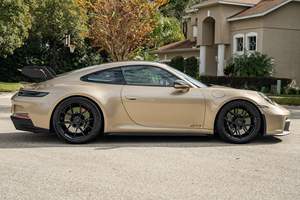2023 911 GT3 ~1,700 Millas, Motor de 6 Cilindros en Línea de 502 hp, Color Dorado Bronce Metálico PTS - Product Image 3