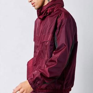 Coupe-vent à capuche moderne avec poches zippées et poignets réglables avec vestes légères pour hommes - Product Image 4