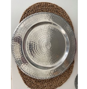 Assiettes de service en métal martelé doré de luxe, 13 pouces, assiettes décoratives pour le service du dîner, pour la décoration de table de mariage et d'événements, sous-assiette - Product Image 2