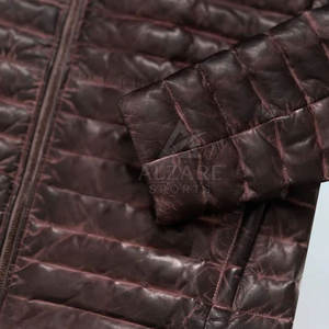 Chaqueta Clásica de Cuero Acolchada con Cierre de Cremallera, Interior Cálido y Elegante Diseño Acolchado para Clima Frío - Product Image 5