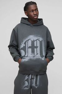 Chándal gráfico de espray de grafiti de gran tamaño personalizado de alta calidad para hombres Ropa informal de tendencia superior con posición frontal del logotipo - Product Image 3