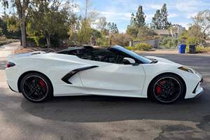 CHEVROLET CORVETTE STINGRAY CONVERTIBLE 2023 USADO CON VOLANTE A LA IZQUIERDA/DERECHA - Product Image 2